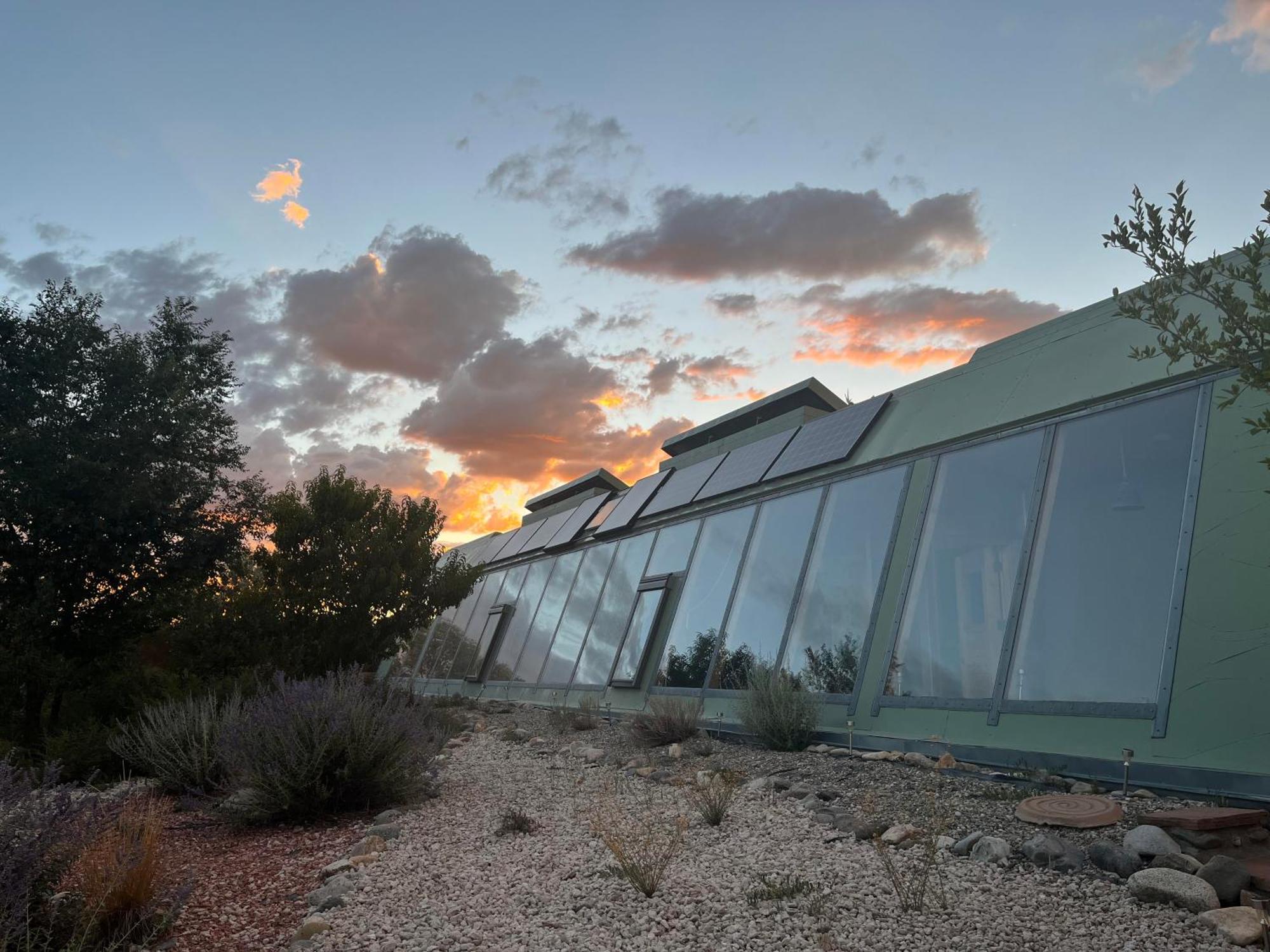 Hacienda Del Sol Bed & Breakfast Taos Exterior photo